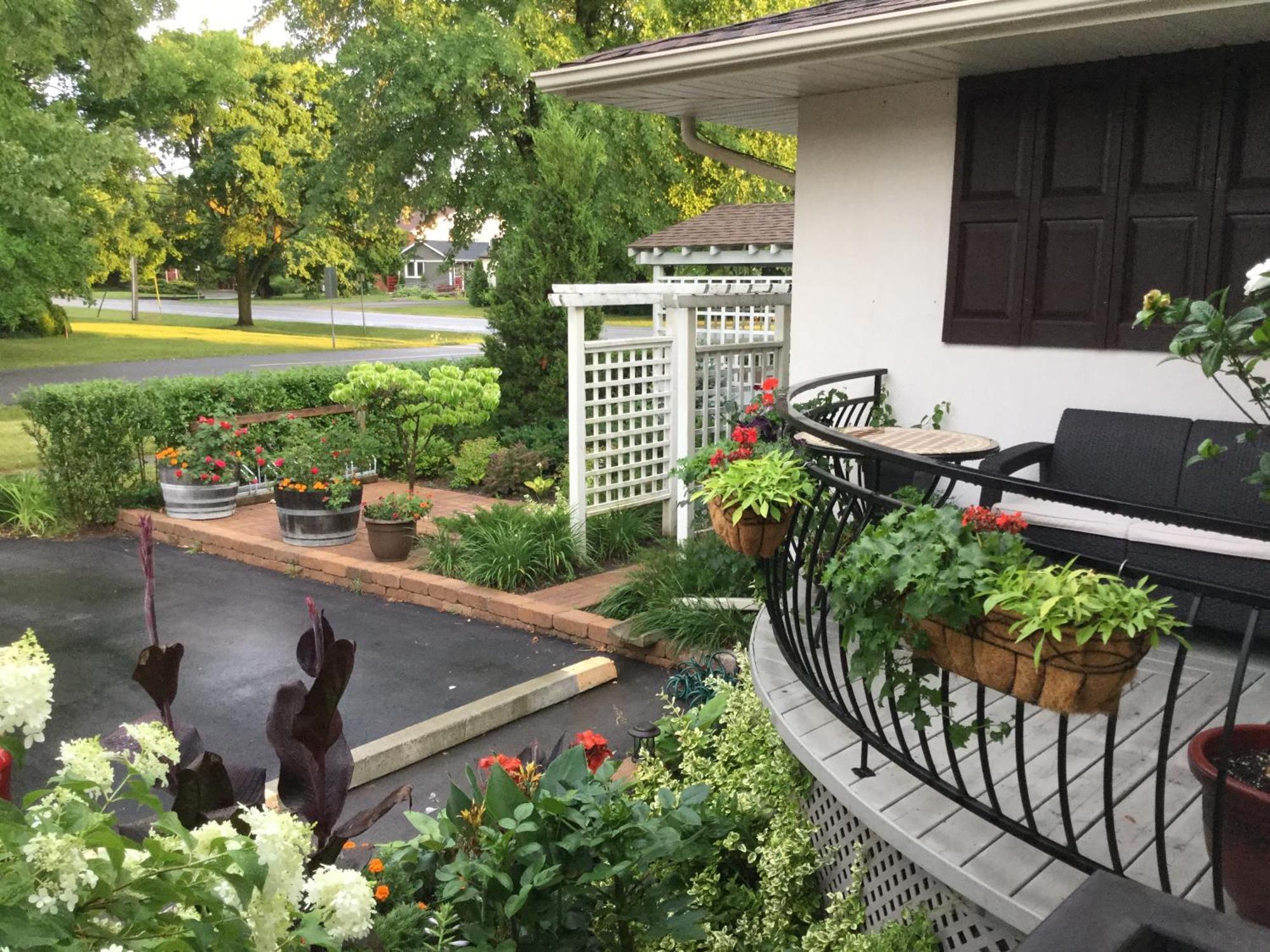 Via Veneto - Old Town Bed & Breakfast Niagara-on-the-Lake Exterior photo
